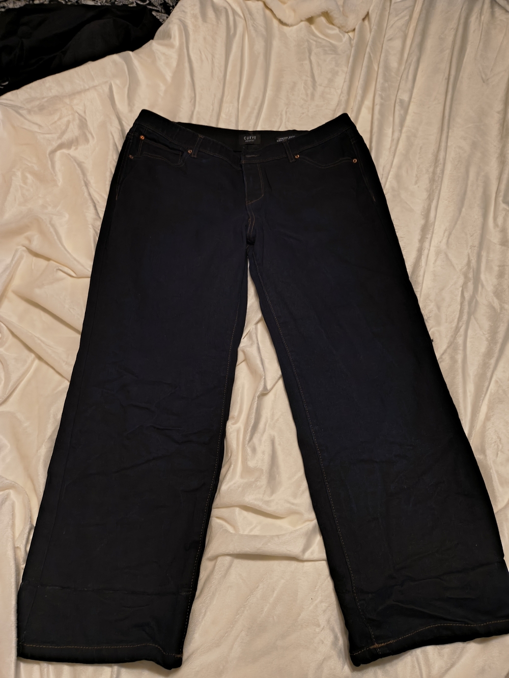 Straight Leg Women's Jeans in Dark Blue